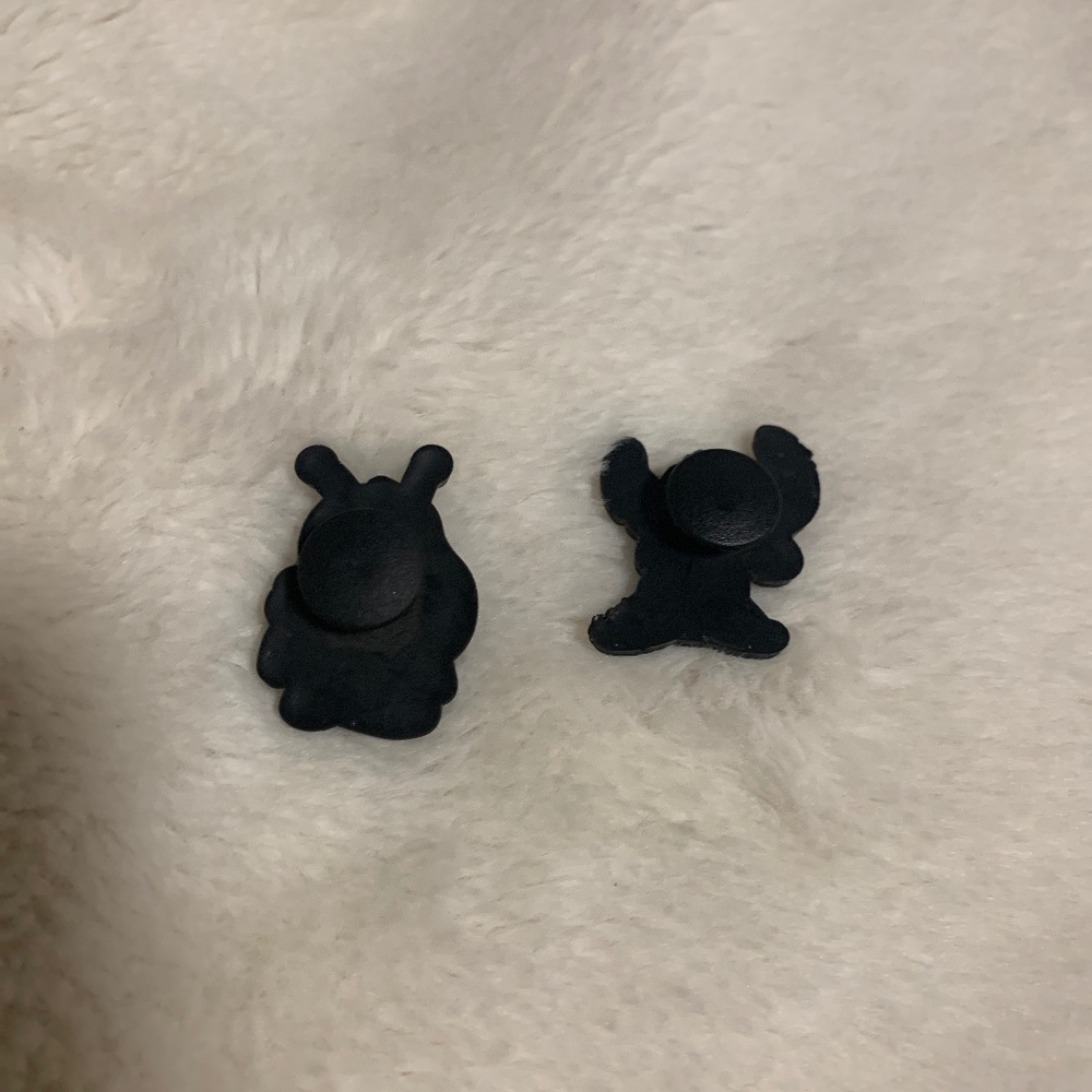 Stitch figurine/ container + 2 crocs charms - Picture 5 of 7